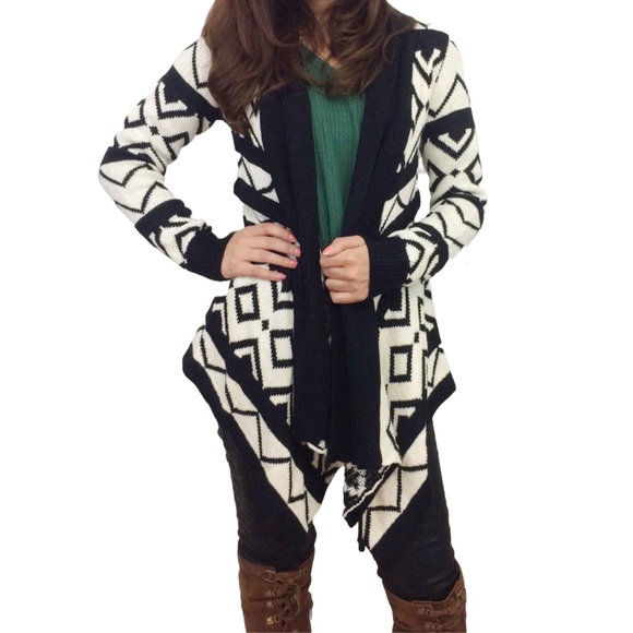 Abstract Sweater - Picture 3 of 6